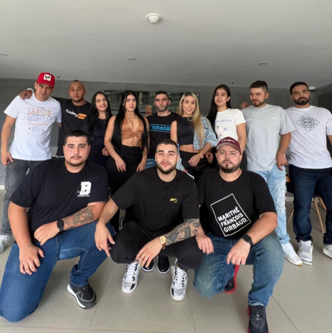 Equipo y comunidad AXO INC